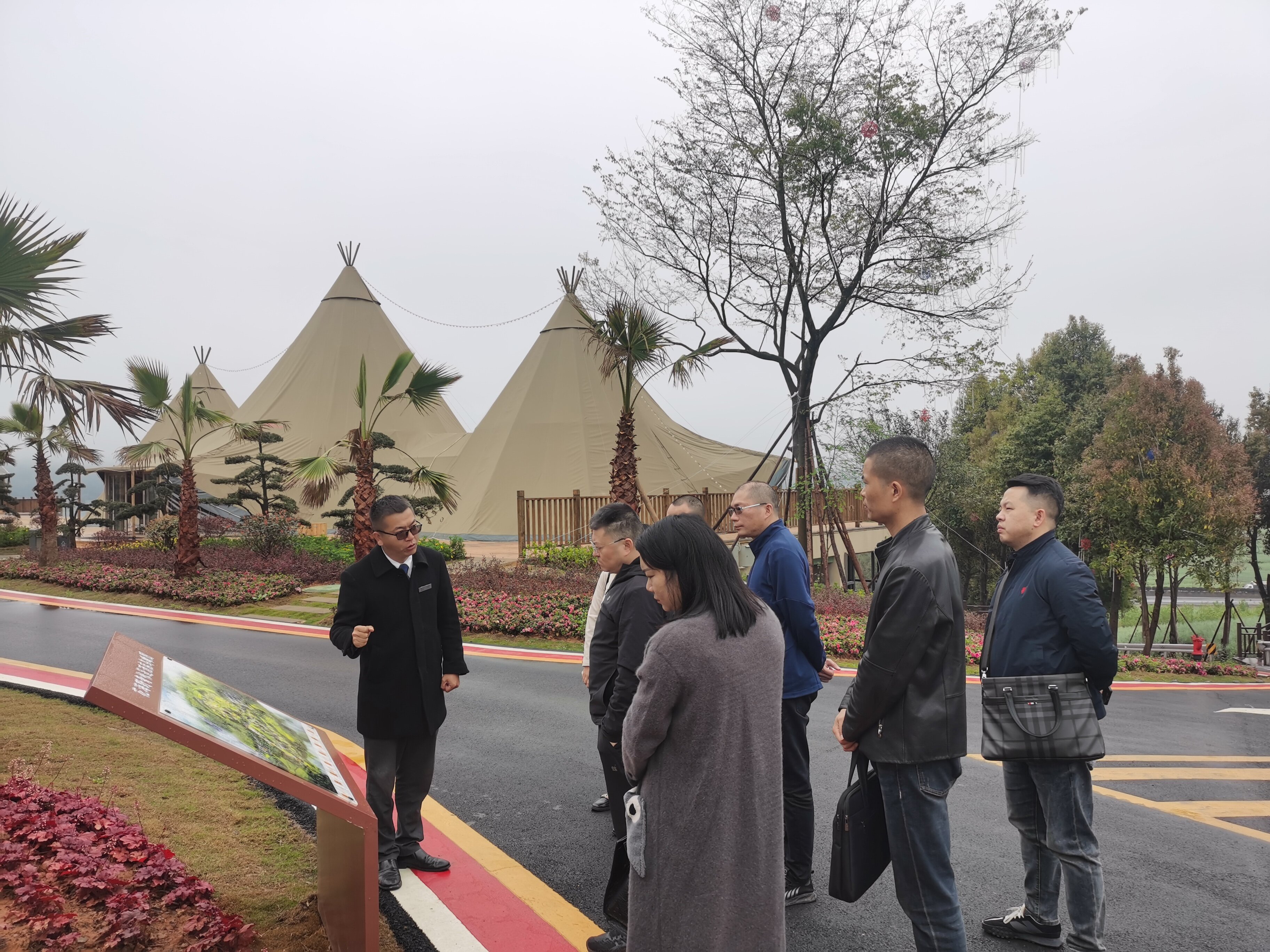 巴中發(fā)展控股集團(tuán)黨委副書記、總經(jīng)理沈鵬帶隊赴云南羅平縣等地考察學(xué)習(xí)